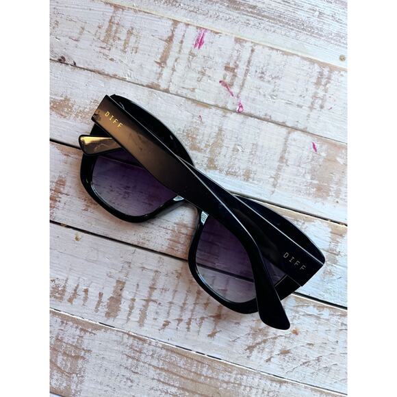 DIFF Eyewear 
Sunglasses Womens Black Cat Eye Polarized - Picture 3 of 4